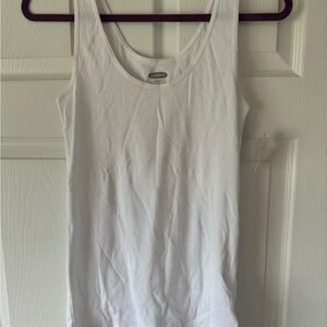 Never been worn tank top from old navy ! White size L